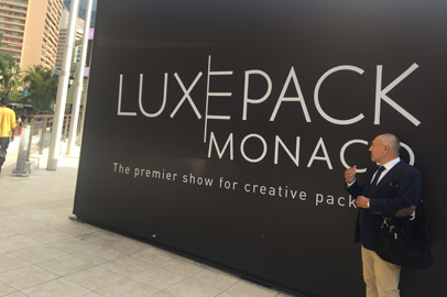 El Grupo Liwa está en la exposición de Luke Parker Mónaco.